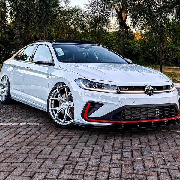 Jetta GLI branco personalizado